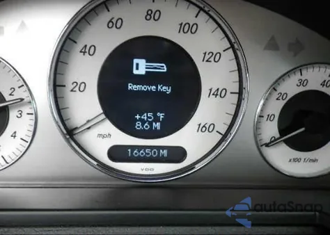 2009 Mercedes-Benz E350 4M Awd z USA, uszkodzony, nr VIN WDBUF87X99B393398